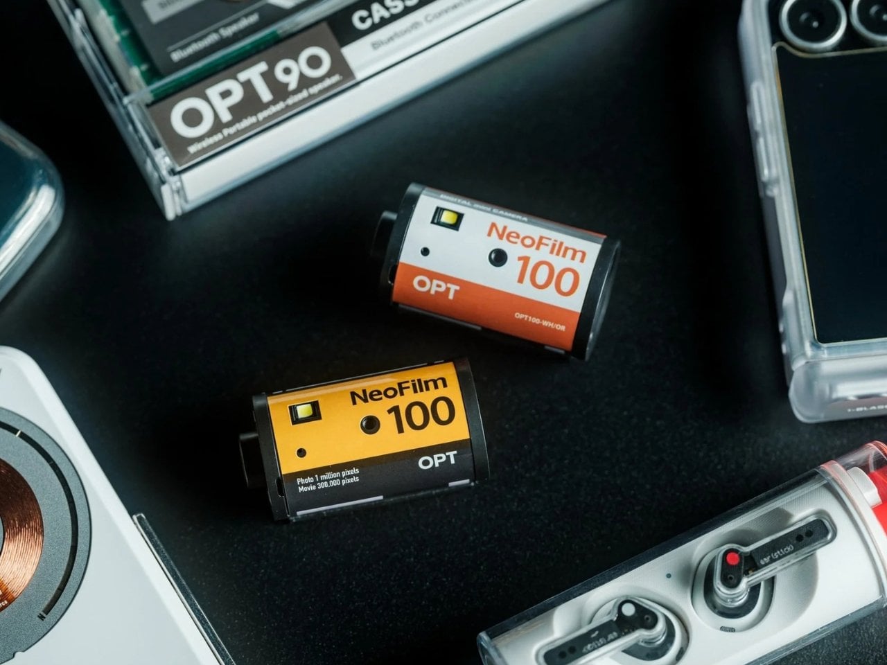 OPT NeoFilm 100 - $55, 35mm 필름 통으로 위장한 초소형 카메라