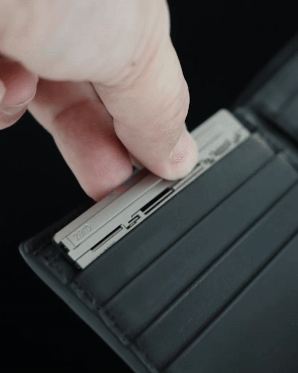 한셉트 제로를 실제 지갑에 넣은 모습