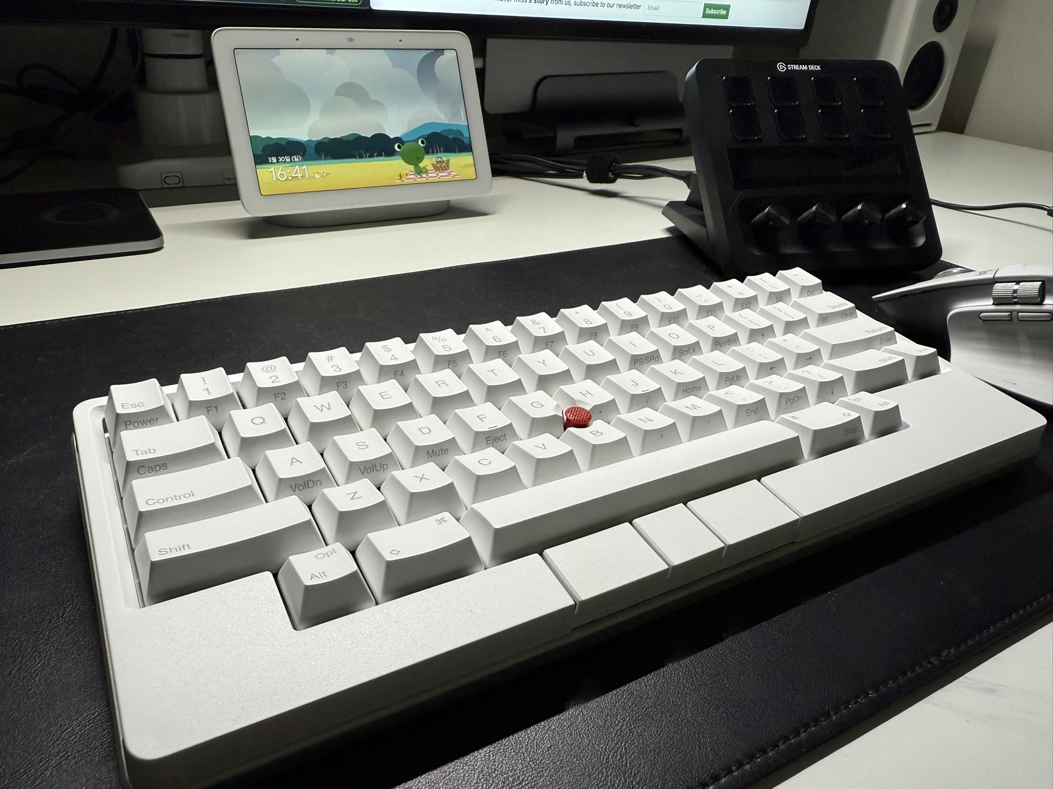 HHKB Studio에 ThinkPad 빨콩 캡을 교체한 모습